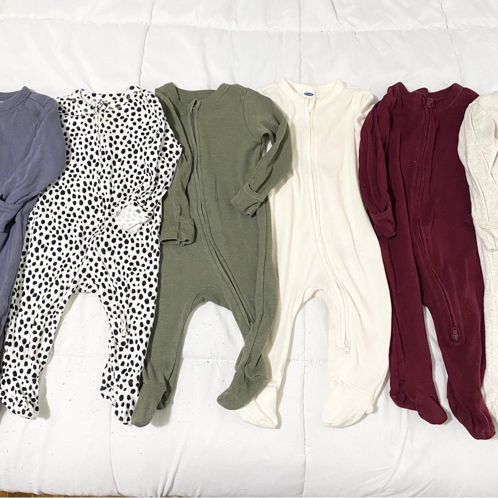 Old Navy baby 3-6m bundle of 6 sleepers footie pajamas